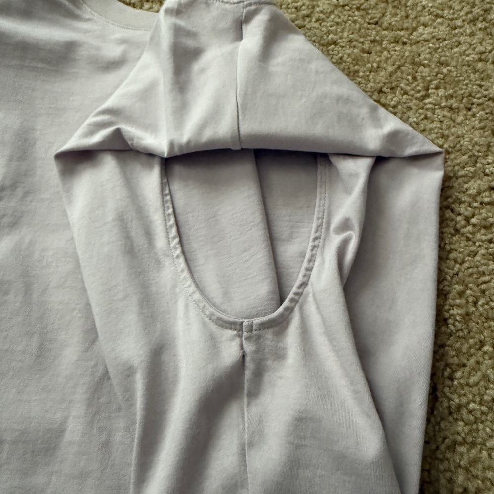 Babaton Lavander Tee - Picture 5 of 8